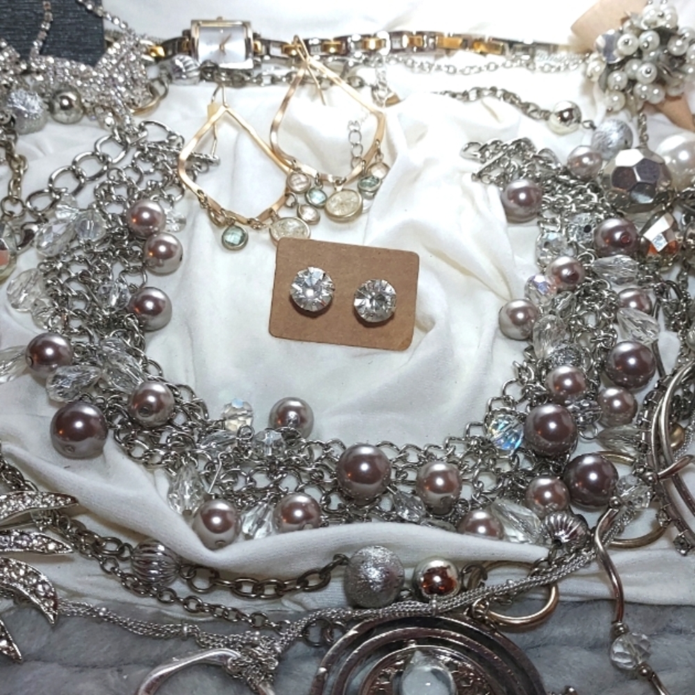 All That Bling Jewelry Lott